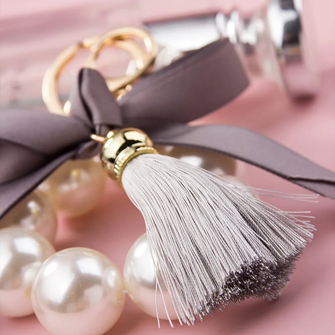 Chic Pearl Tassel Ribbon Keychain