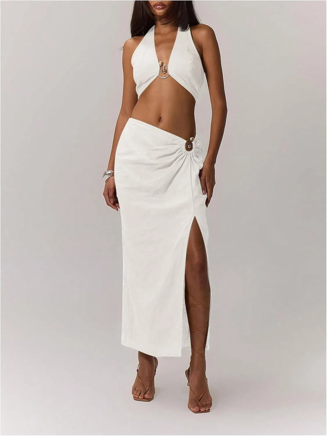 Floerns Women's Backless Halter Crop Top Deep V Neck Ring Linked Tank Tops