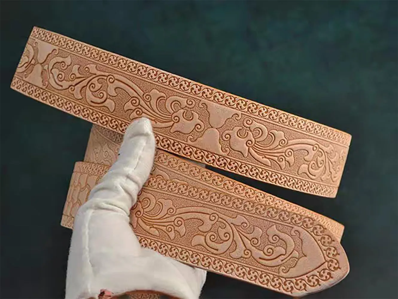 Men's Belts Genuine Leather Men Belt Handmade Carving Mens Belt No Holes Business Men's Belt 1.5 in Width Belt