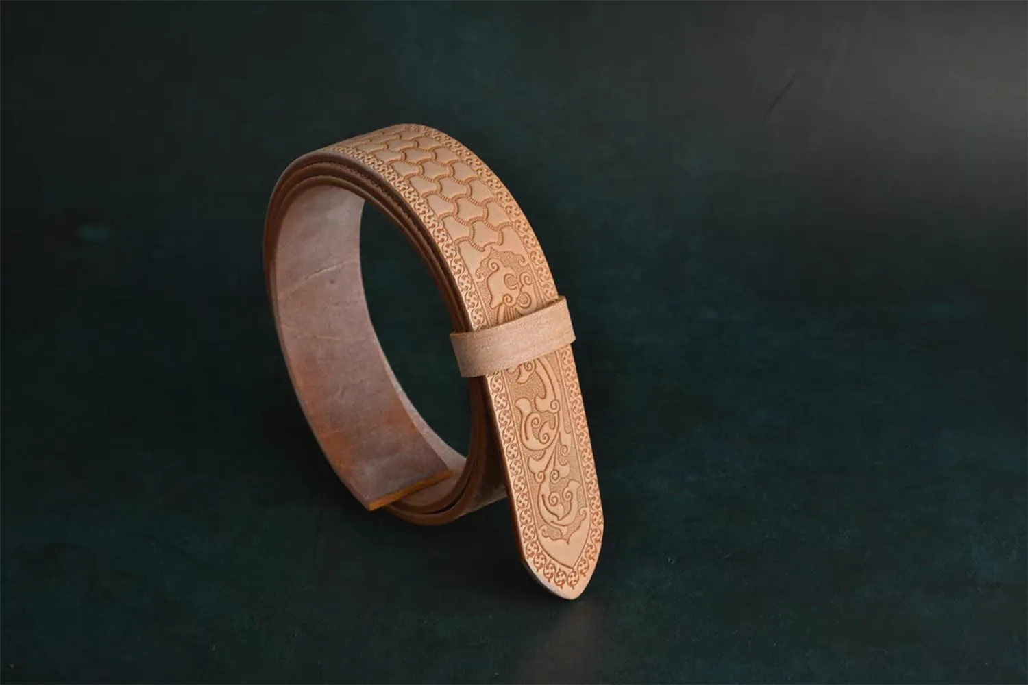Men's Belts Genuine Leather Men Belt Handmade Carving Mens Belt No Holes Business Men's Belt 1.5 in Width Belt